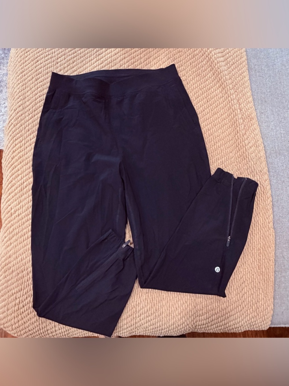 Lululemon Black Athletic Joggers Leggings Zip Ankle Size 10